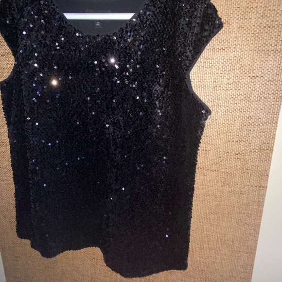 Mossimo Top - Picture 3 of 8